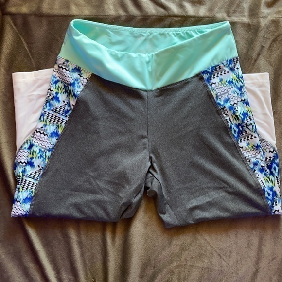 Bally Pants - 4 for 16$ Bally fitness Capri leggings